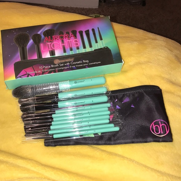BH Cosmetics Other - Aurora Lights bh cosmetics brush set BH Cosmetics Other - Aurora Lights bh cosmetics brush set
